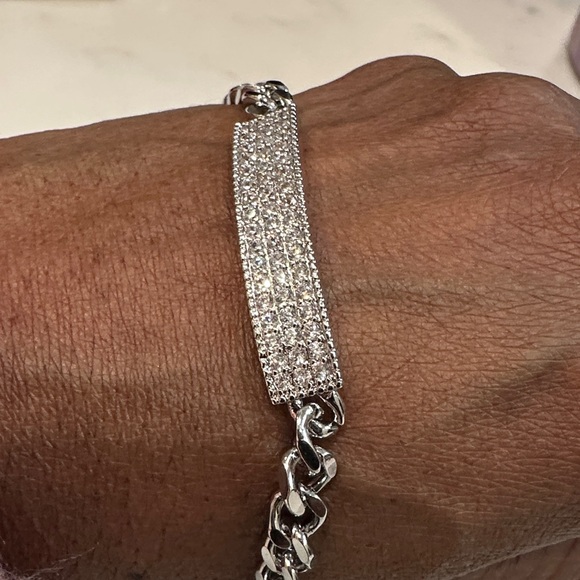 Jewelry - Elegant Silver Bracelet with Sparkling Accents
